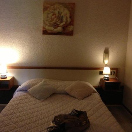 Hotel Cartusia Sarcenas ภายนอก รูปภาพ