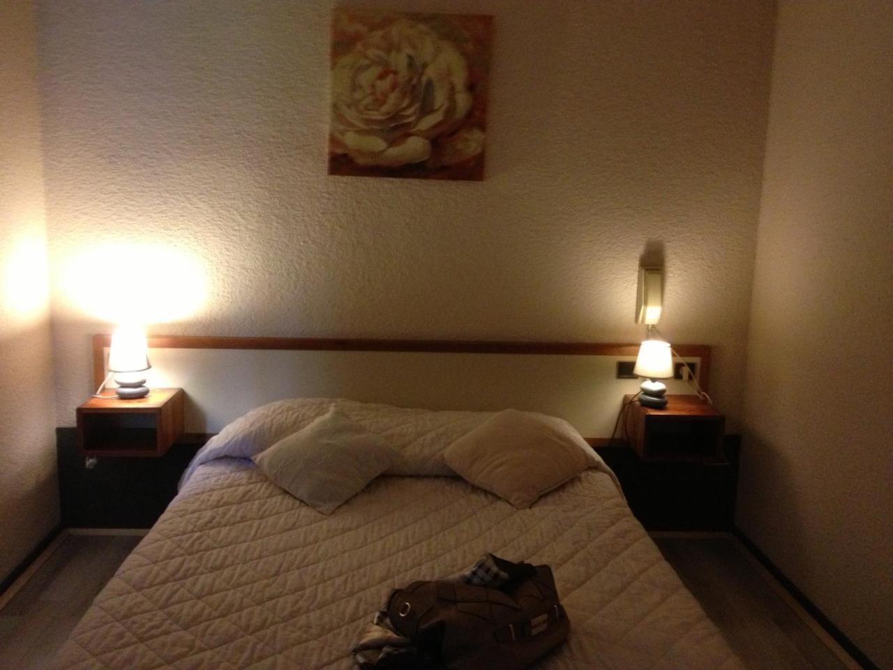 Hotel Cartusia Sarcenas ภายนอก รูปภาพ